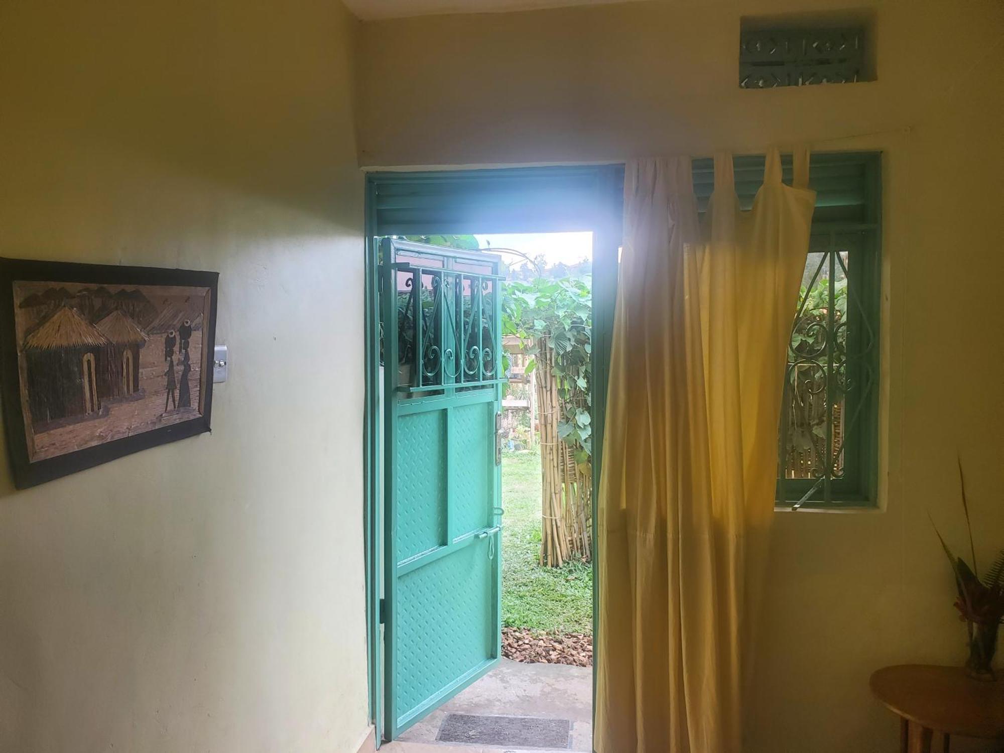 Gaia Eco Hub Bnb Fort Portal Esterno foto