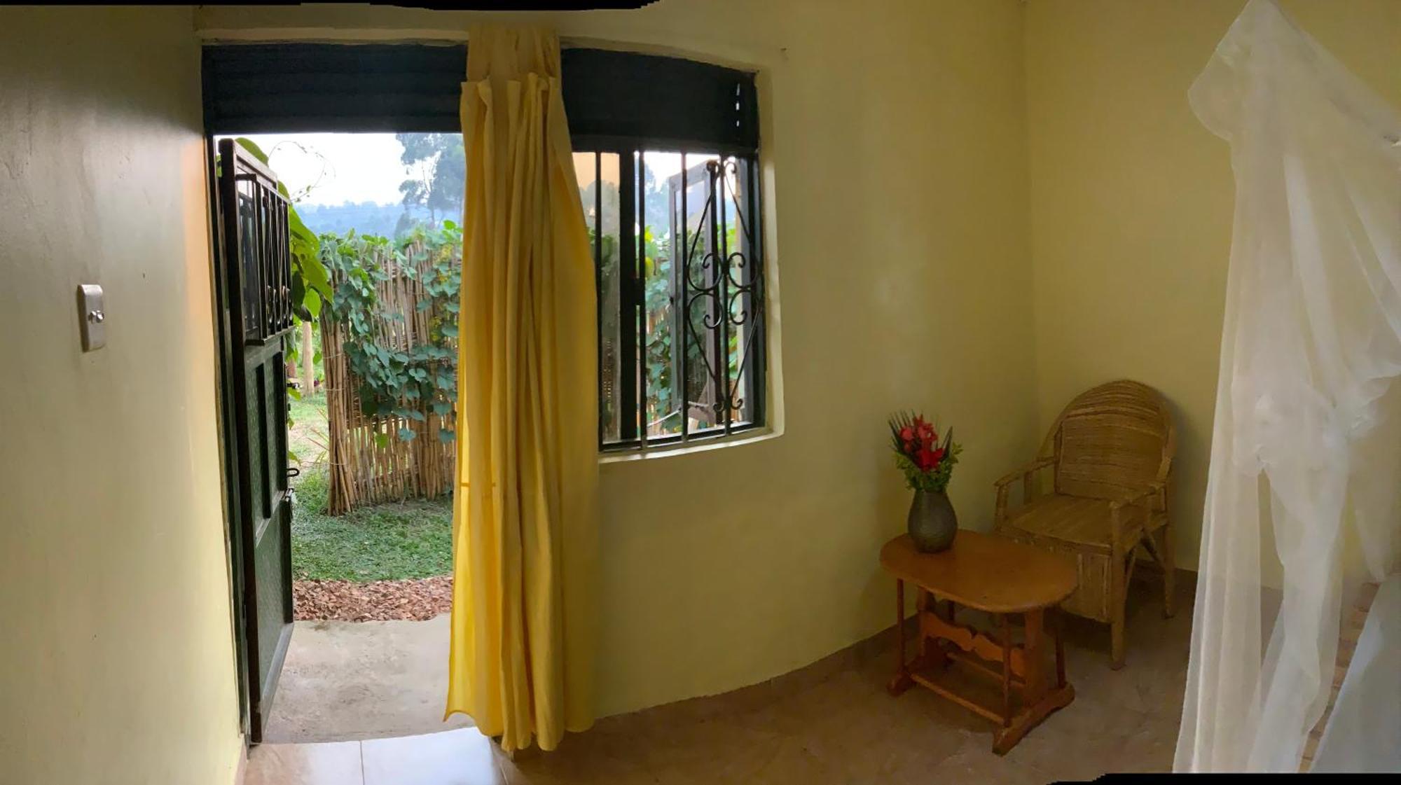 Gaia Eco Hub Bnb Fort Portal Esterno foto